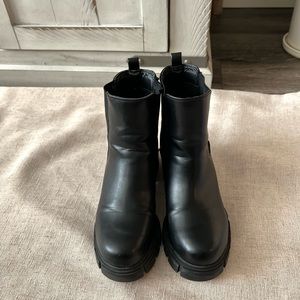Madden girl Platform Boots